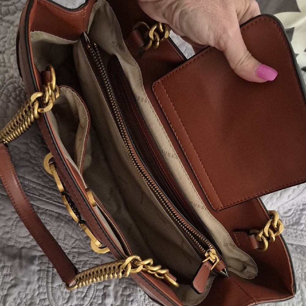Elegant Guess Brown Leather Handbag - Picture 6 of 14